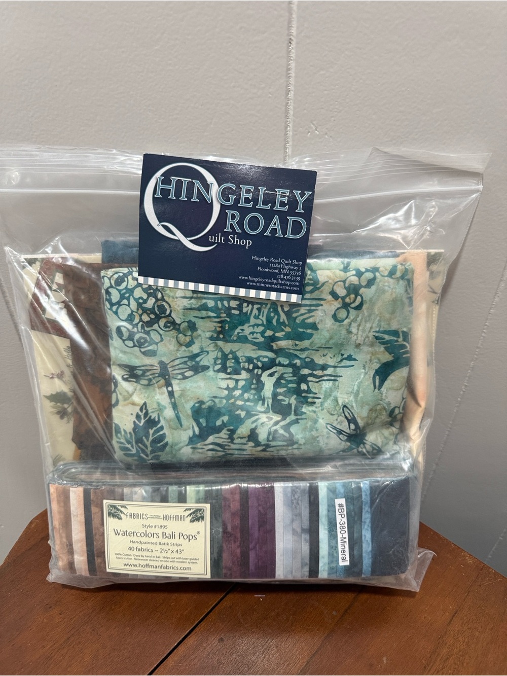 Quilt kit w/ pattern book and fabric
